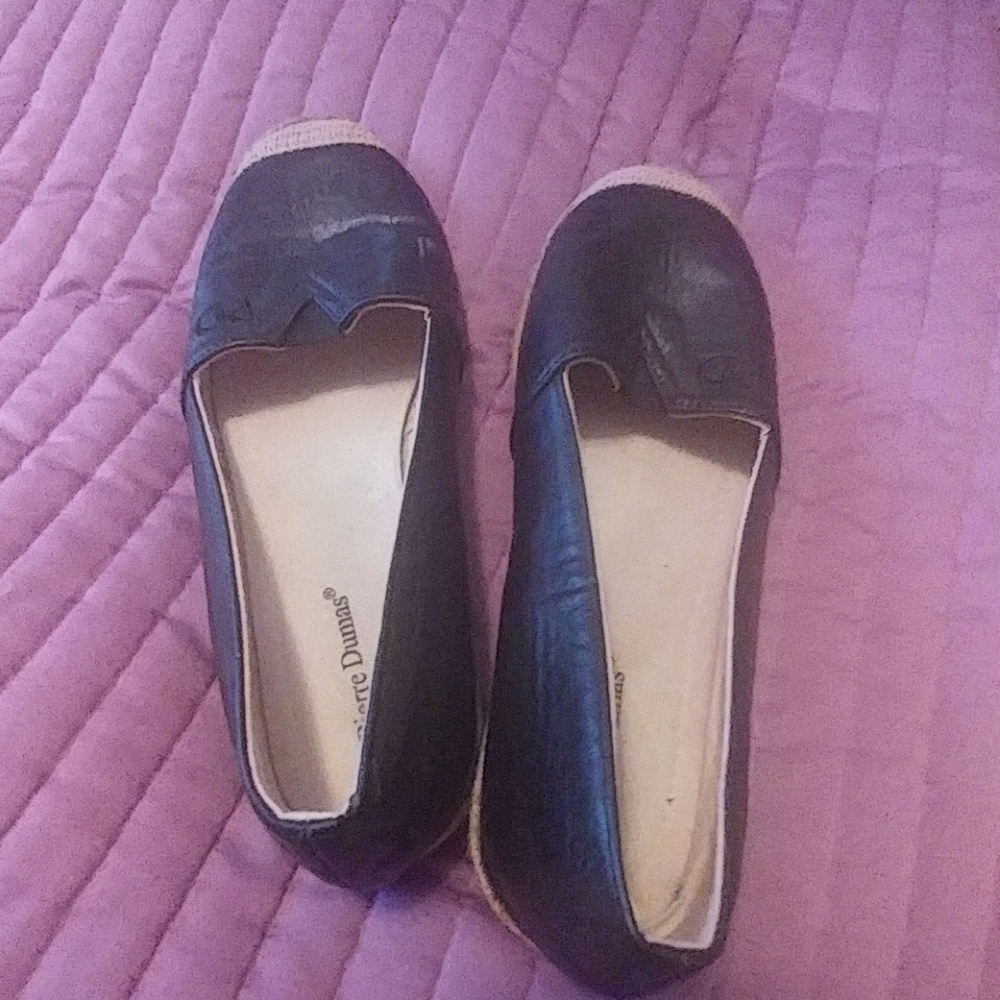 Shoes - Picture 2 of 4